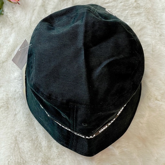 New with tags VAN’S logo BUCKET HAT. Black with logo all around & on side & back - Picture 2 of 4